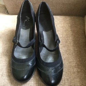 A2 by Aerosoles used in good condition size 11